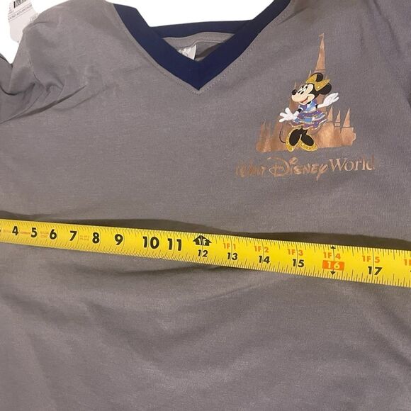 Walt Disney World 50th Anniversary Minnie Mouse Castle Shirt Size L Gray V-Neck - Picture 8 of 15